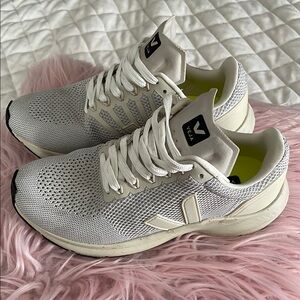 Veja Women's Gray and White Mesh Sneakers Size 7